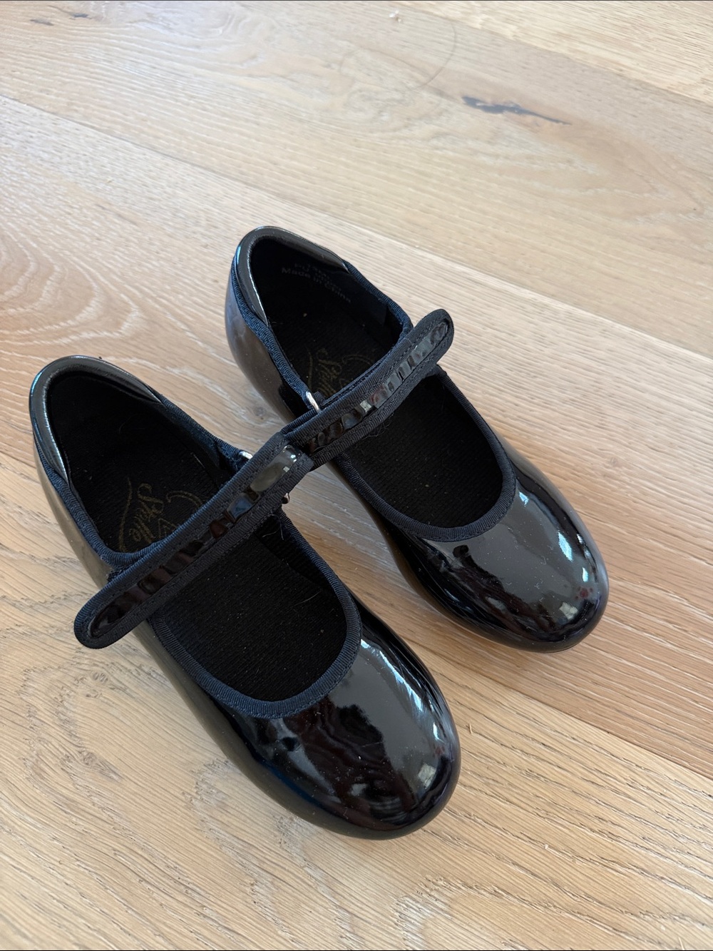 Girls SZ13ML black patent tap shoes